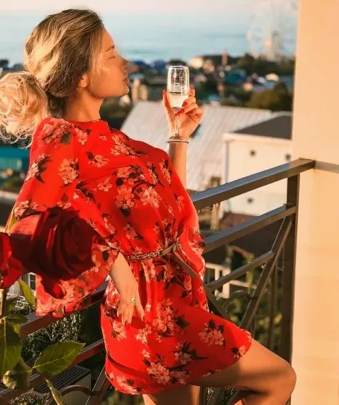 Amira, 38