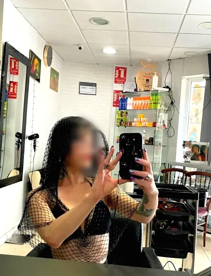 Carina, 33