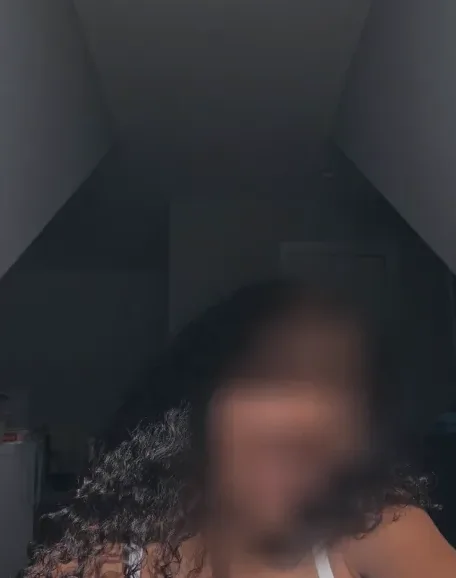 Ela, 20