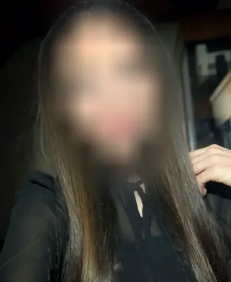 Greta, 27
