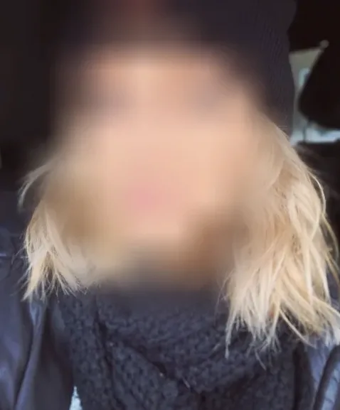 Helena, 39