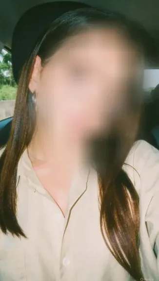Julia, 25