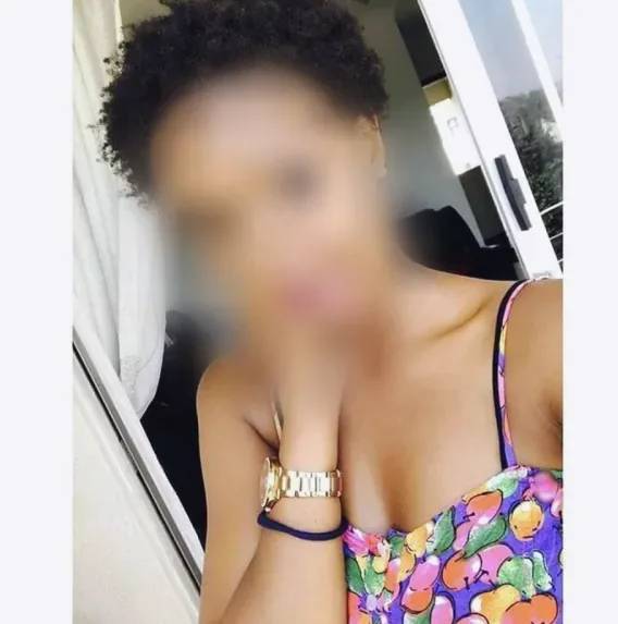 Lilly, 25