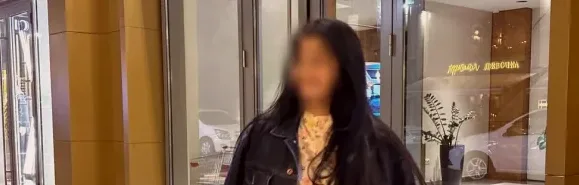 Melanie, 32