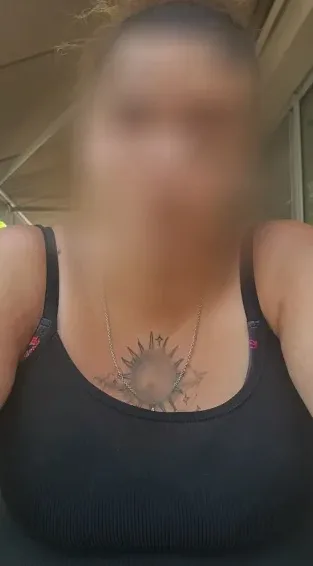 Saskia, 37