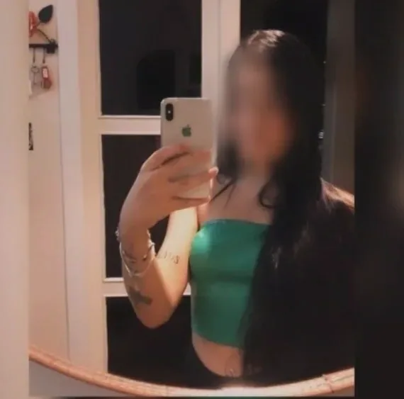 Sophie, 20