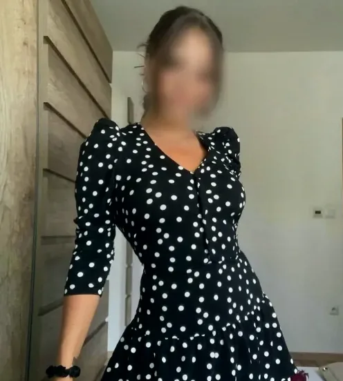 Stefanie, 32