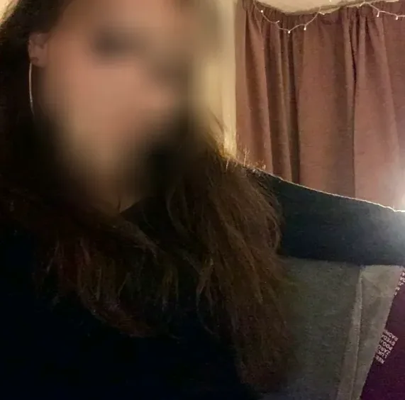 Yasmin, 25