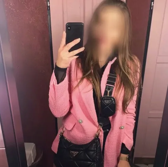 Zeynep, 33