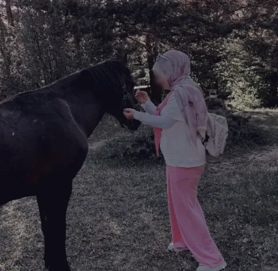 Emilia, 29